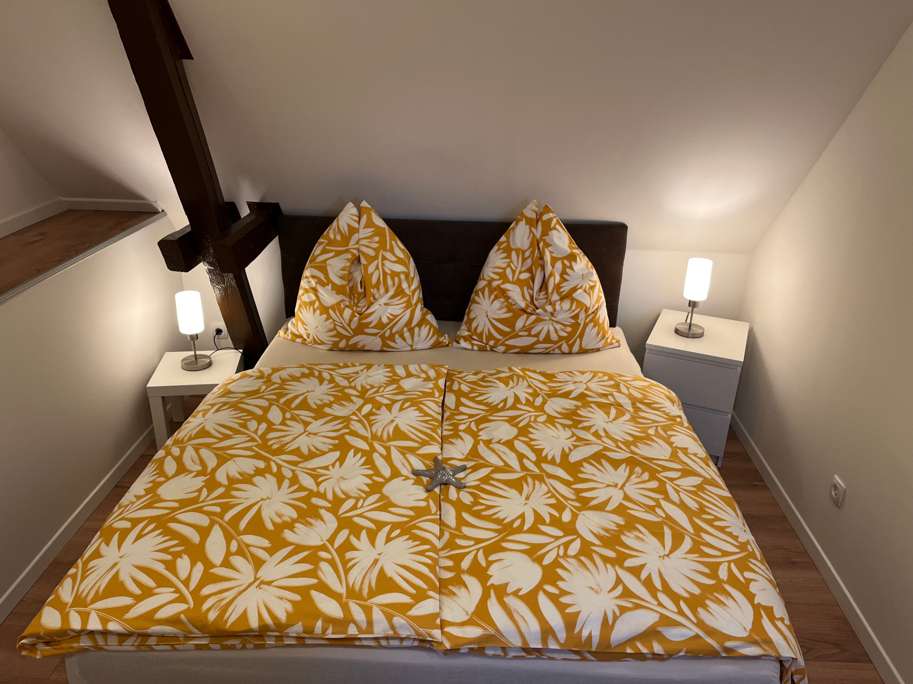 Zweites Schlafzimmer unter der Dachschräge